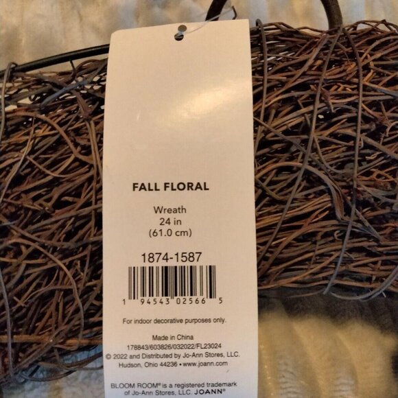 24" Artificial Bloom Room Fall Floral Wreath - Picture 8 of 8